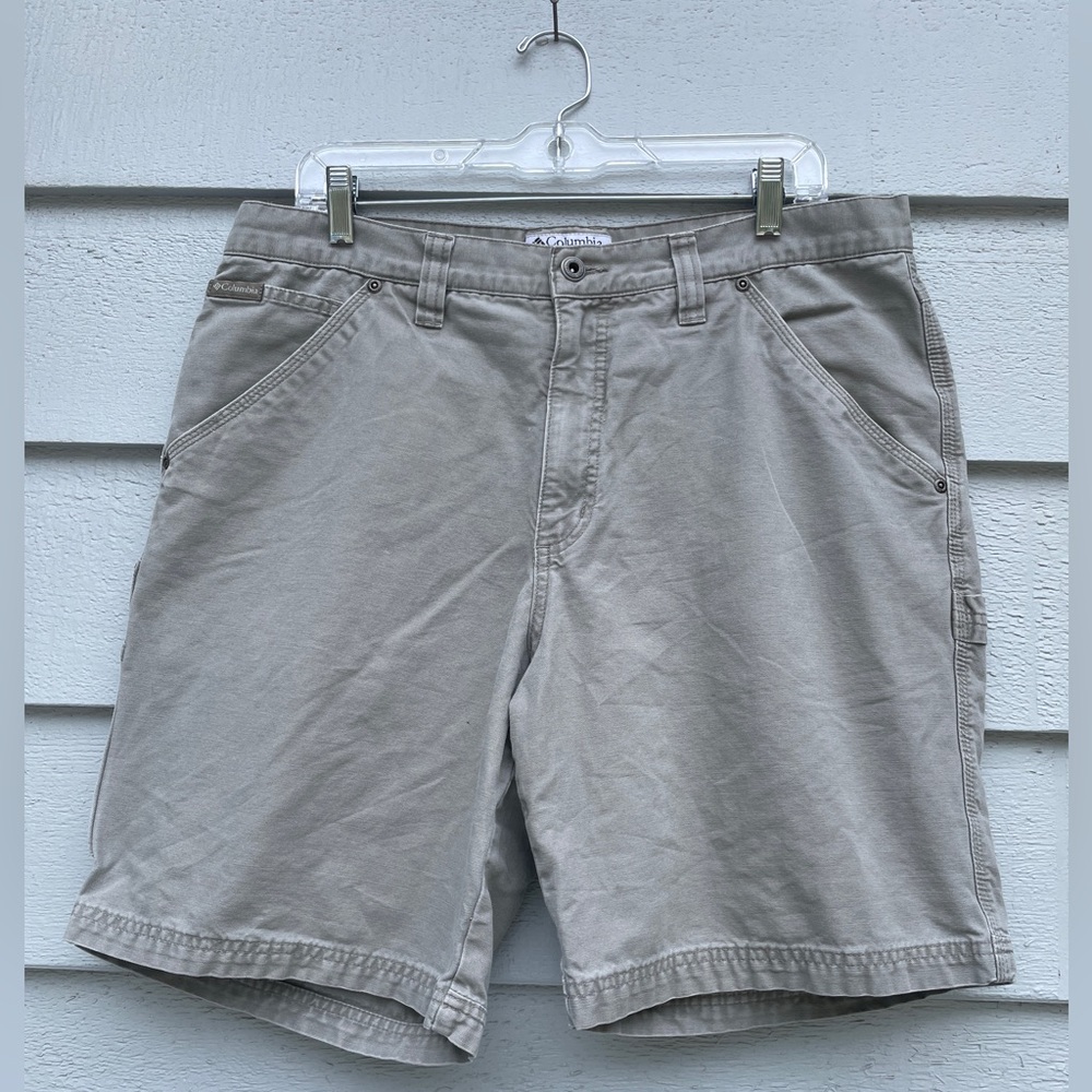 Columbia Shorts, Men’s Size 36 Waist, Taupe color
